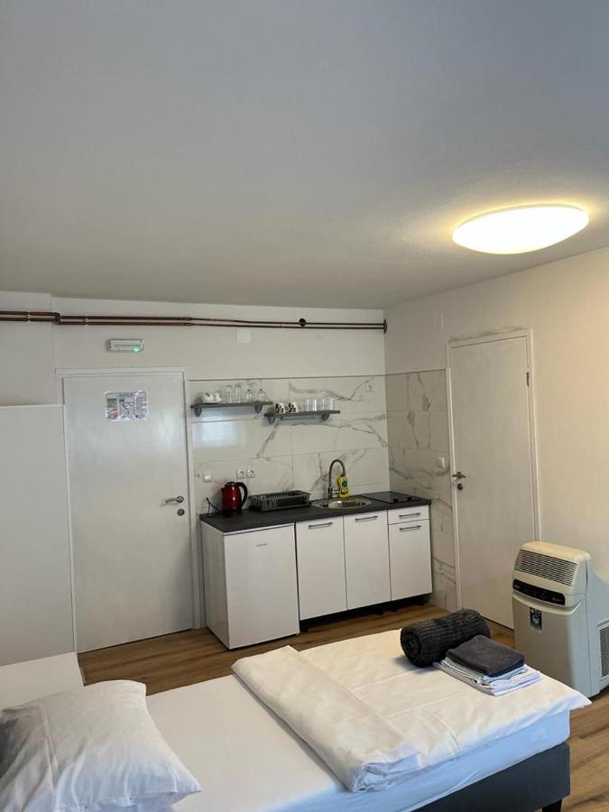 Opg - Zm Apartmani Martinovic Novska Экстерьер фото